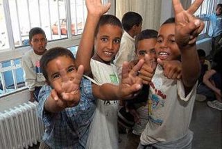 Catalu&ntilde;a segregar&aacute; a los ni&ntilde;os africanos fuera de la red escolar