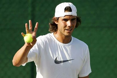 Nadal y Federer podr&iacute;an aplazar la final de Wimbledon al lunes por la lluvia