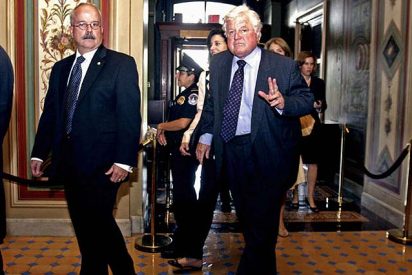 Edward Kennedy sufre un colapso y cae redondo durante la fiesta posterior a la toma de posesi&oacute;n