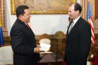 Ch&aacute;vez dice que podr&iacute;a expulsar al embajador de EE.UU