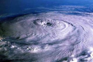 El hurac&aacute;n "Ike" avanza hacia Bahamas y la tormenta "Hanna" est&aacute; cerca de EE.UU.