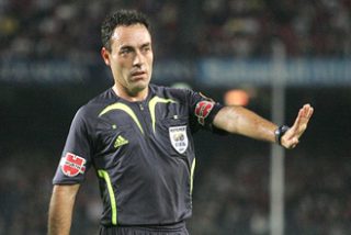 Facebook pide que P&eacute;rez Burrull "no pueda pitar un partido nunca m&aacute;s"