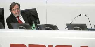 Cebri&aacute;n quema cartuchos con el 'Madridgate' para reforzar a El Pa&iacute;s