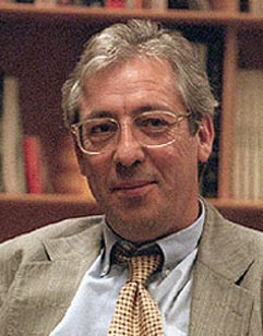 Félix Monteira está “tocando” para Público a ex compañeros de El País