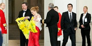 Detienen al director de Greenpeace en Espa&ntilde;a en una cena de gala en Copenhague