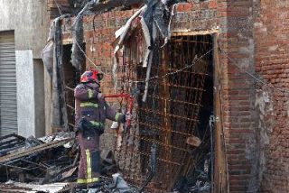 Cuatro j&oacute;venes mueren en un incendio en Barcelona