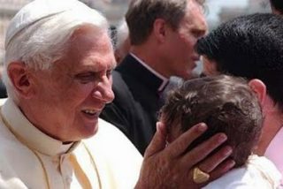 Ni banquetes ni carrozas para el Papa