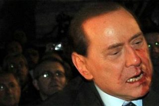 El Papa condena la "deplorable agresi&oacute;n" a Berlusconi