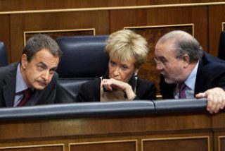 Rajoy, a un ZP son&aacute;mbulo: "&iquest;Qui&eacute;n es ahora el apocal&iacute;ptico y catastrofista?"