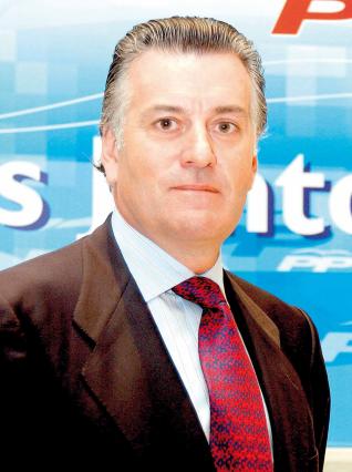 El tesorero del PP: "Es una barbaridad decir que cobro 300.000 euros"