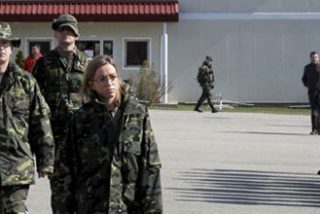 La ministra Chacón pide evitar la "fuerza desmedida" contra los terroristas de Afganistán