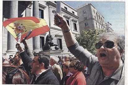 El Pa&iacute;s esconde a los aut&oacute;nomos