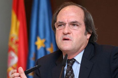 El Gobierno socialista regalar&aacute; 1.350 euros a los alumnos que no quieran estudiar