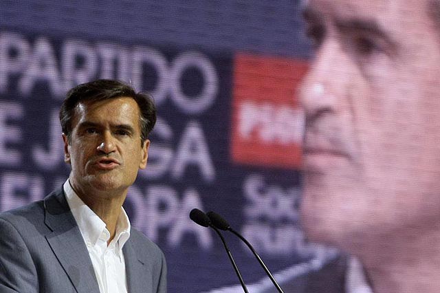 L&oacute;pez Aguilar, el diputado del PSOE que m&aacute;s falta... al Congreso