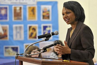 "Se&ntilde;ora Rice, &iquest;qu&eacute; piensa de los m&eacute;todos utilizados por Bush con los presos?"