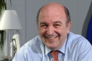 Hasta Almunia pide a ZP "cautela" en sus afirmaciones sobre "lo peor" de la crisis