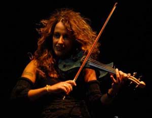 Judith: "El CD sube el precio por cada mano que pasa y as&iacute; es normal que haya pirater&iacute;a"