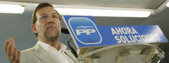 Rajoy cree que Zapatero s&oacute;lo quer&iacute;a &laquo;buscar una foto&raquo; en el di&aacute;logo social