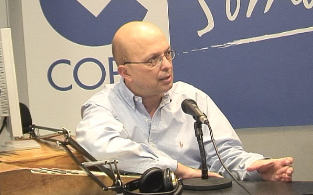 Nacho Villa: "Incendiar un micr&oacute;fono es muy f&aacute;cil. Queremos ser muy cr&iacute;ticos con educaci&oacute;n"