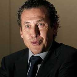Valdano: "Fue el padre de Robben el que nos pidió que lo vendiéramos"