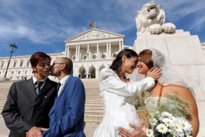 Portugal se cambia de acera y sale del armario