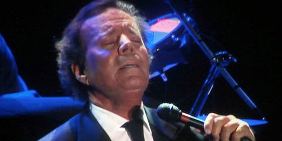 Lima se rindi&oacute; ante &eacute;xitos del divo espa&ntilde;ol Julio Iglesias