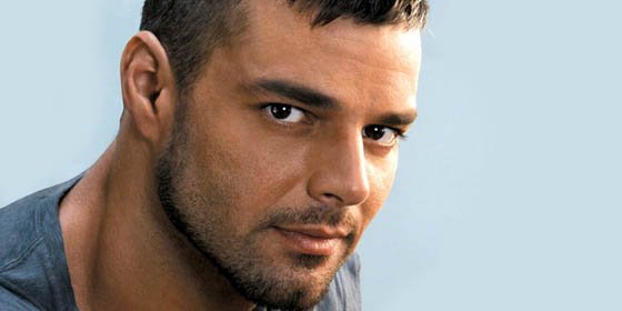 Alejandro Sanz felicita a Ricky Martin por "salir del armario"