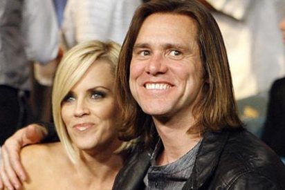 Jim Carrey anuncia en Twitter la ruptura con su novia