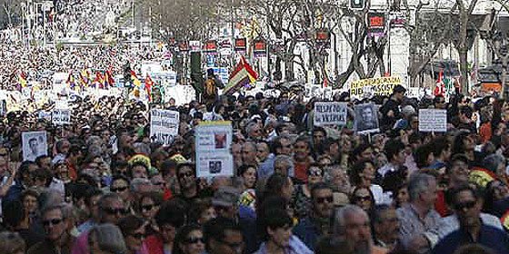 Muchos gritos, pero escaso p&uacute;blico en las manifestaciones a favor de Garz&oacute;n