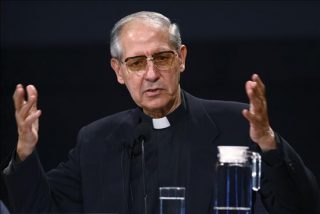 Adolfo Nicol&aacute;s: "La Iglesia cat&oacute;lica atraviesa un cambio radical"
