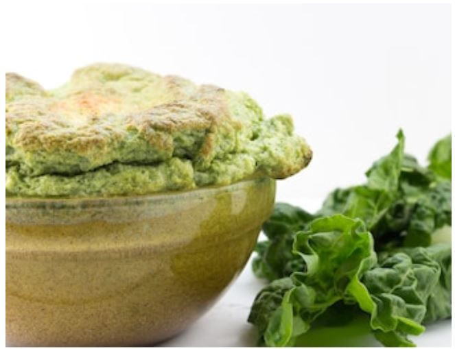 Soufflé de queso con espinacas
