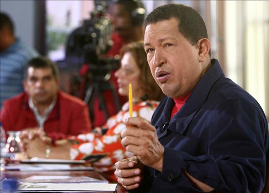 Ch&aacute;vez reitera que Santos es "peligro para la paz" y dice que no lo recibir&iacute;a