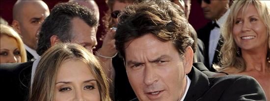 Charlie Sheen y su mujer niegan rumores de divorcio