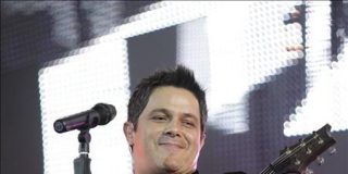Madrid se rinde al embrujo de Alejandro Sanz en una noche paradis&iacute;aca