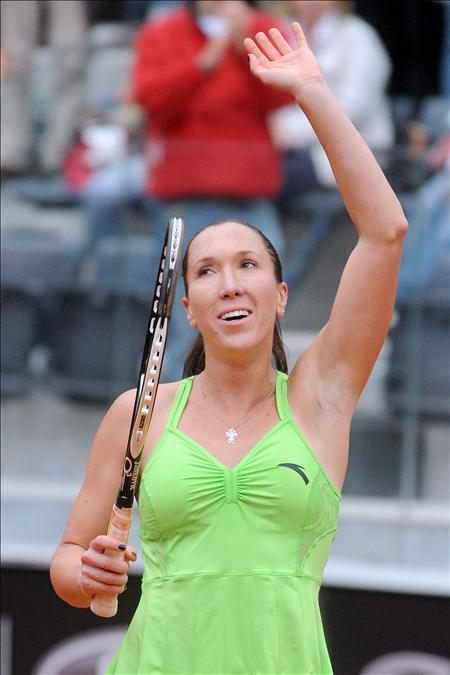 Jankovic gana la batalla a Serena Williams y se mete en la final