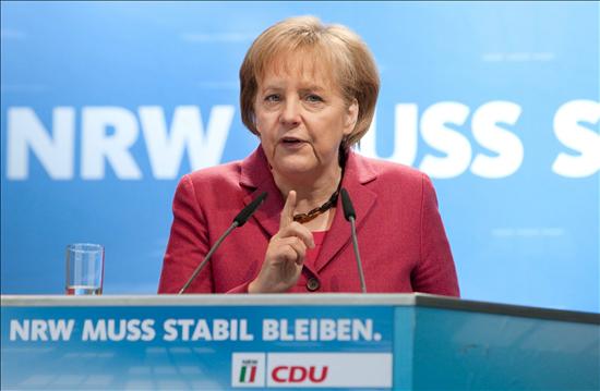Merkel subraya la importancia del paquete para reforzar y defender el euro