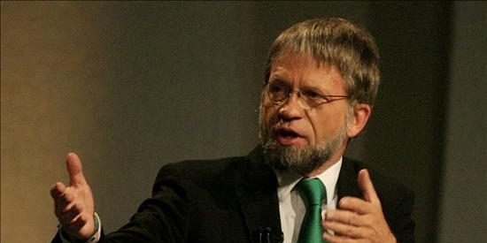 Santos y Mockus ara&ntilde;an votos en una v&iacute;spera marcada por los ataques guerrilleros
