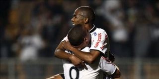 Corinthians se aisla como l&iacute;der tras imponerse a las revelaciones del Santos