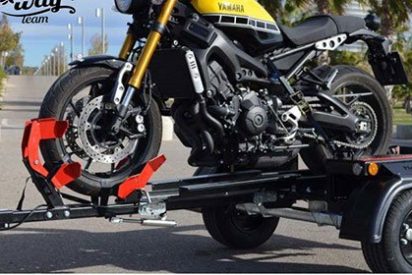Estas son las medidas de seguridad que deben cumplir los remolques de motos