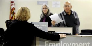 Analistas esperan que el desempleo de EE.UU. baje al 9,8% en mayo