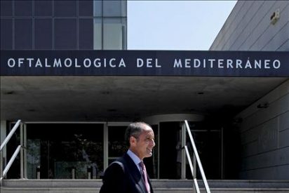 Rajoy insiste en que "Camps es inocente mientras no se demuestre lo contrario"