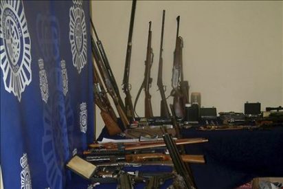 Ocho detenidos e incautado un gran arsenal en Andaluc&iacute;a, Catalu&ntilde;a y Valencia