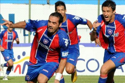 El t&eacute;cnico argentino Astrada a un paso de dirigir al Cerro Porte&ntilde;o