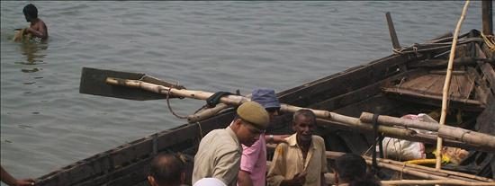 Al menos 25 muertos y 17 desaparecidos al hundirse un barco en el r&iacute;o Ganges