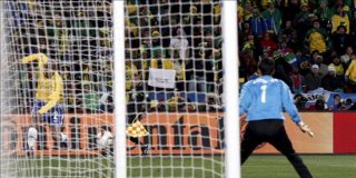2-1. Maicon y Elano salvan el debut de Brasil ante un rival que hizo sufrir