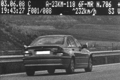 El director general de Tr&aacute;fico anuncia que se prohibir&aacute;n todos los detectores de radares