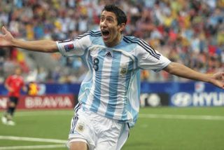 Di Mar&iacute;a ficha por el Real Madrid