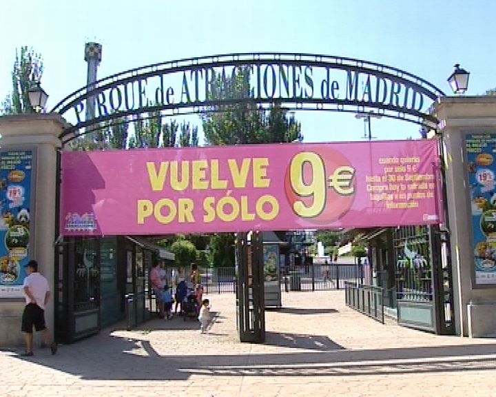 Usuarios del Parque de Atracciones de Madrid reclaman "m&aacute;s medidas de seguridad" ante lo ocurrido en Tibidabo