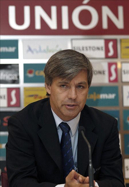 El presidente del f&uacute;tbol chileno defiende la continuidad de Bielsa al frente de la selecci&oacute;n