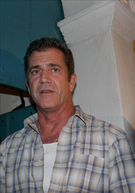 Mel Gibson retiene sus derechos de visitar a su hija con Oksana Grigorieva